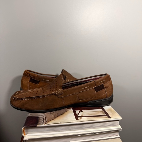 CHAPS Men's Size 11M Brown Suede Loafers - Picture 8 of 15